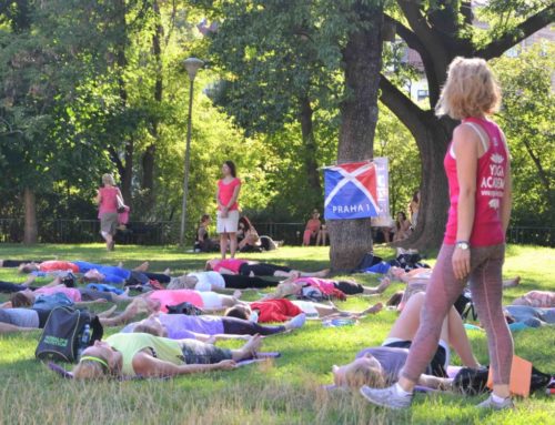 Jóga zdarma v Parku Na Kampě – Cvičte jógu s námi 2022